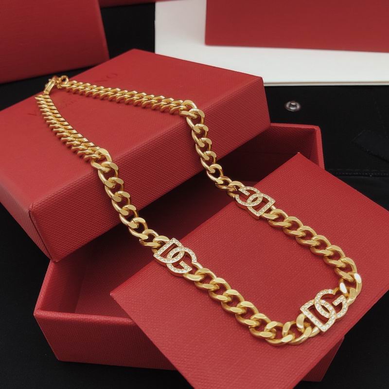 DG necklace lyr13